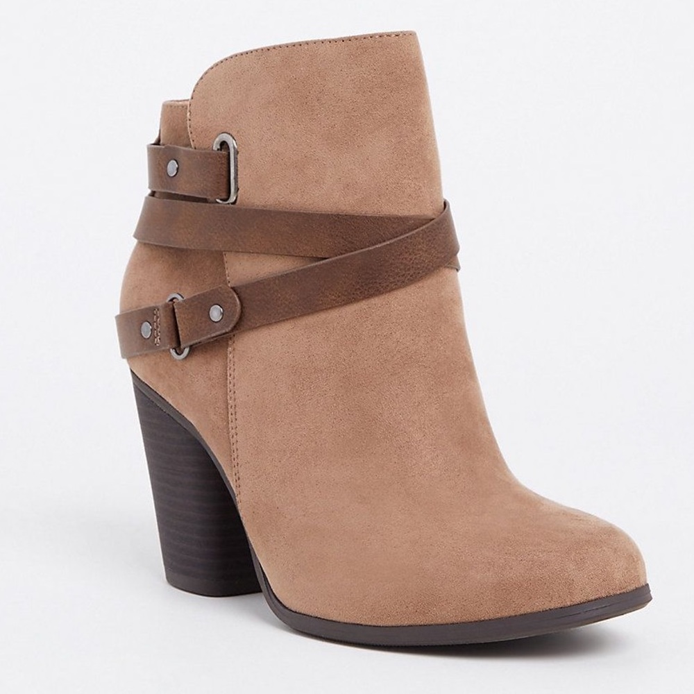 BNWT TORRID TAUPE FAUX SUEDE STRAPPY BOOTIE